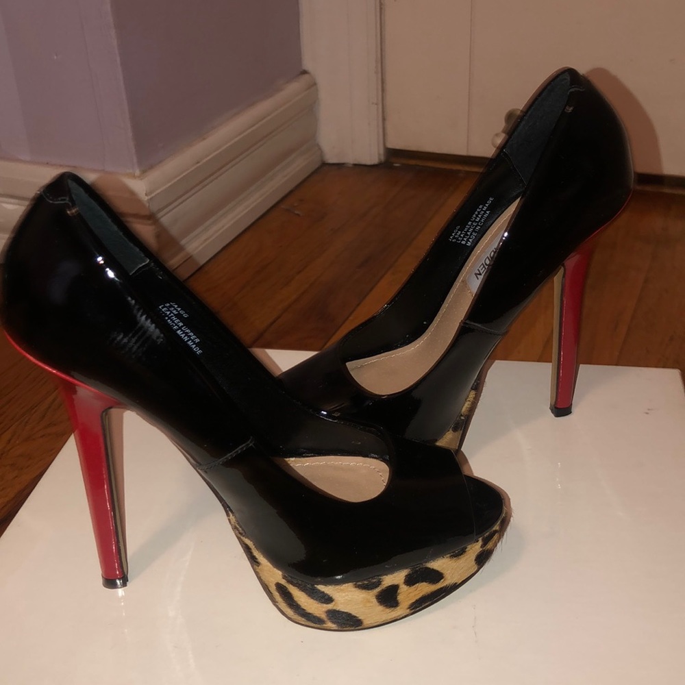 Steve madden heel with platforn